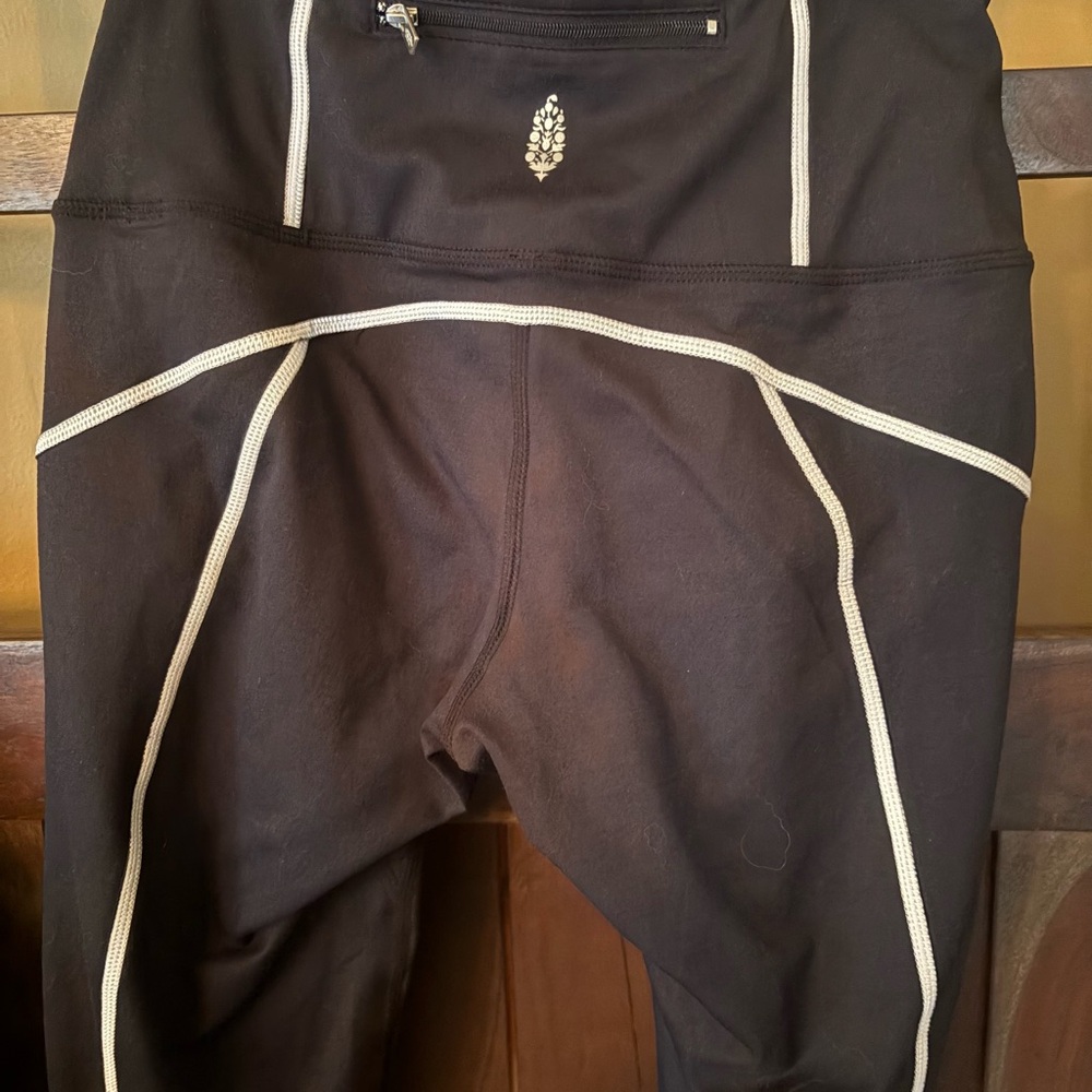 Free People Movement You're a Peach Pocket Leggings, size XS - Picture 8 of 15
